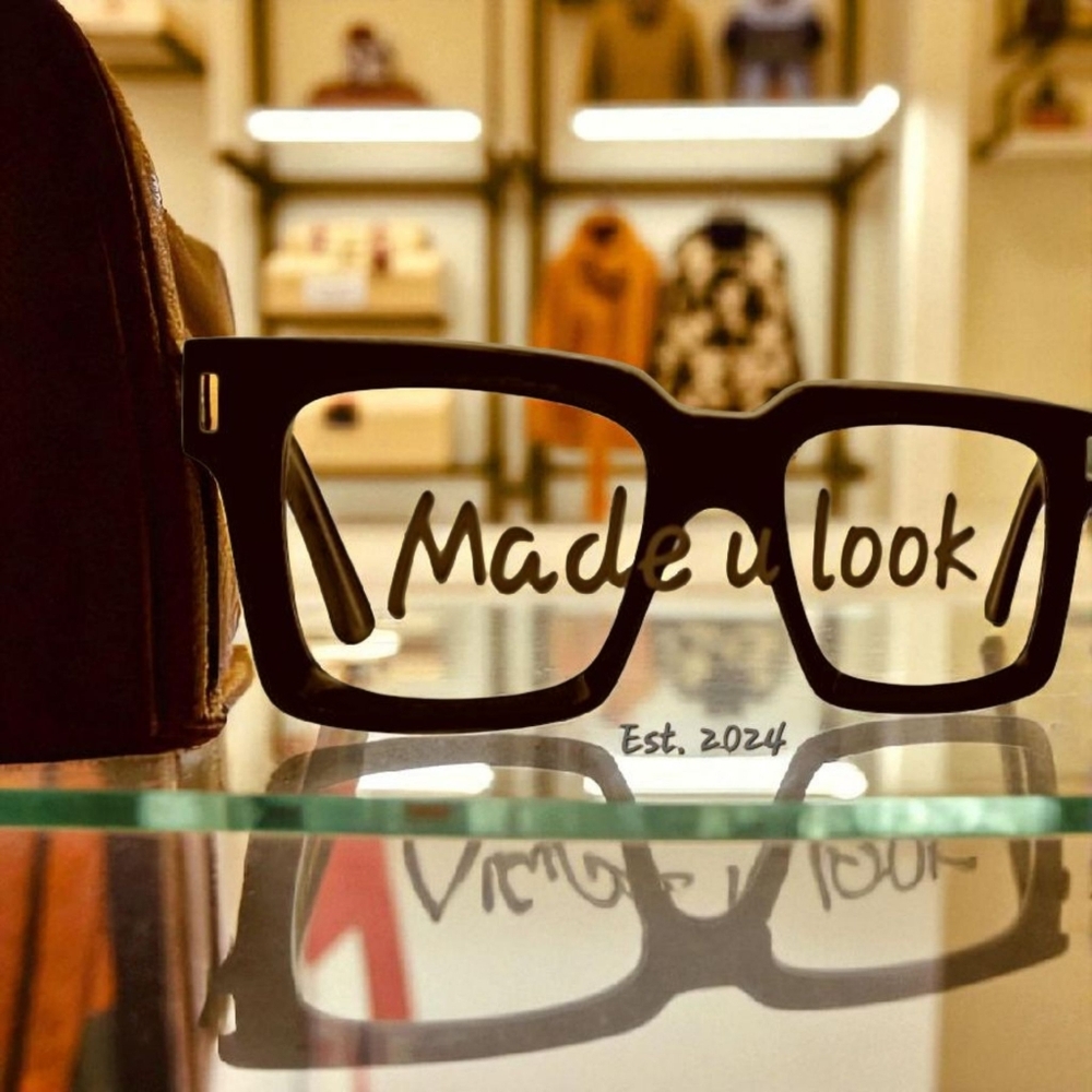 Made u Look aka Caleb's mom live listing! - Picture 4 of 4